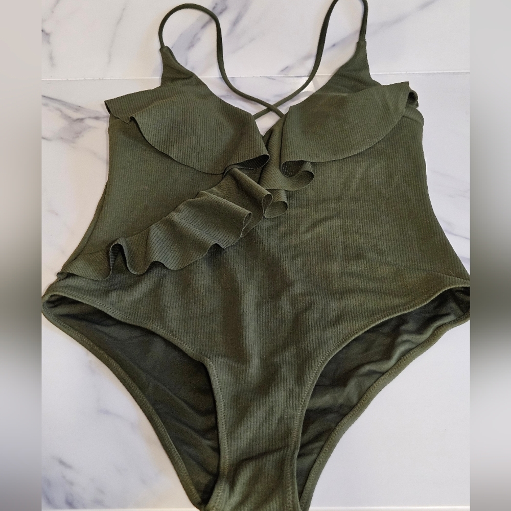 NWT - Flirty & Gorgrous Cupshe Olive Green Ruffled XL Swimsuit